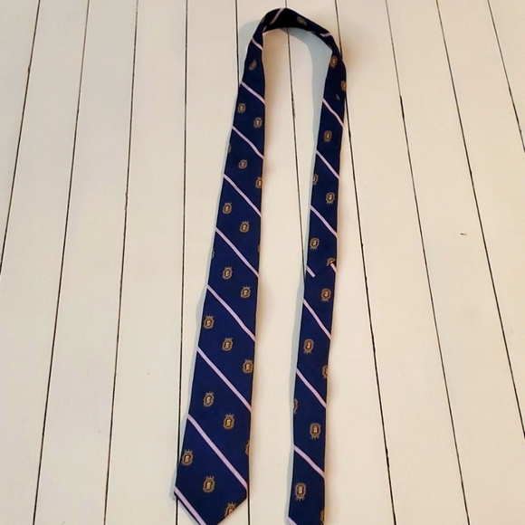 American Eagle tie with beers on it - Picture 2 of 4